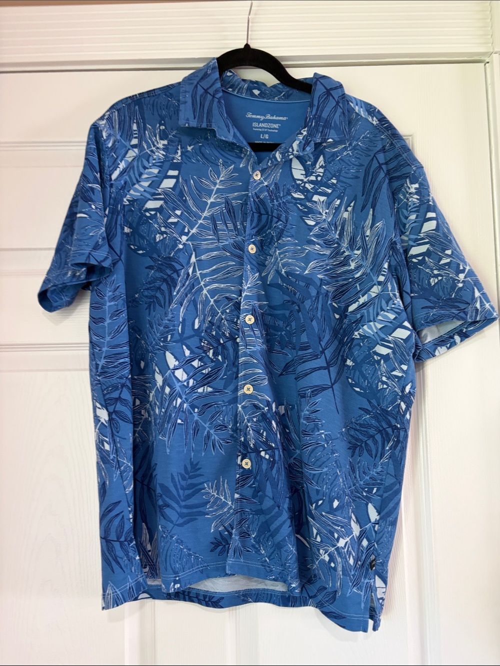 Final sale-Tommy Bahama Blue Tropical Leaf Print Short-Sleeve Button-Up like new